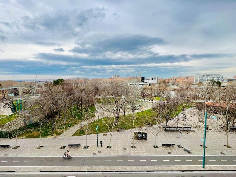A Orillas Del Pilar Con Parking Σαραγόσα Εξωτερικό φωτογραφία